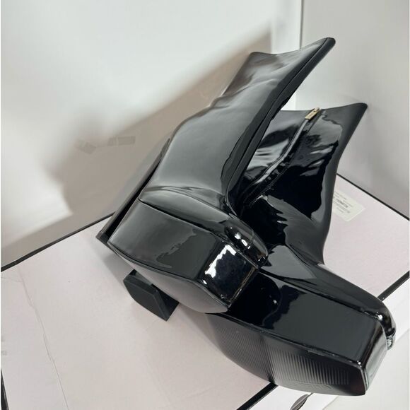 GUESS Womens Black 1-1/2" Platform Logo Byra  Toe Block Heel Booties shoes 9.5 - Picture 10 of 11